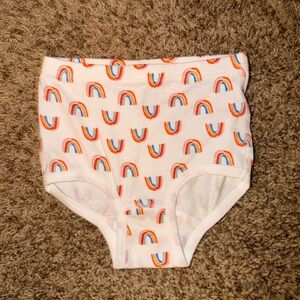 Hanna Andersson Organic Cotton Underwear with Rainbow Design- BNWOT🌈